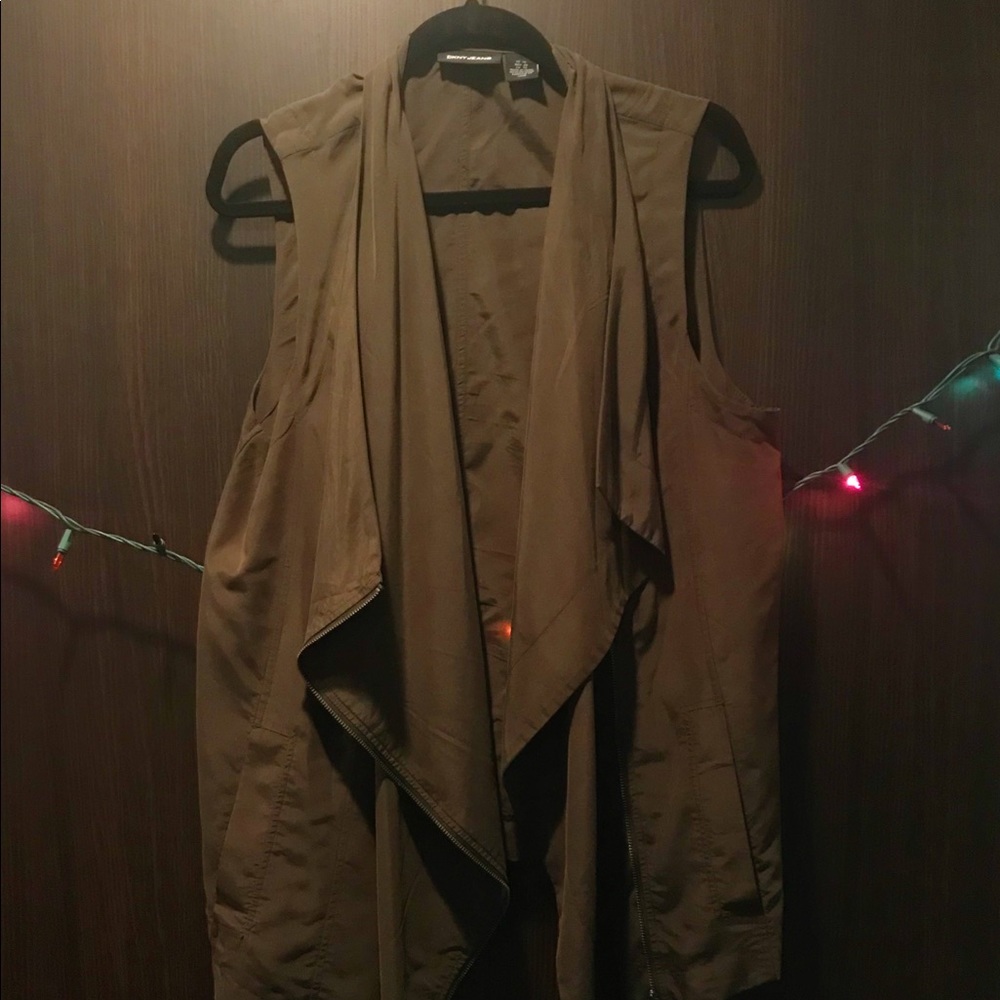 DKNY XL Army Green Vest with POCKETS